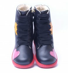 Ботинки Moschino с мехом черного цвета