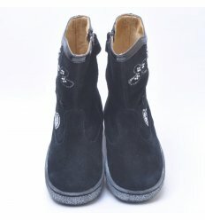 Черевики Ботинки чорного кольору