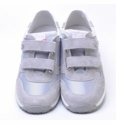 Кросівки Naturino сірого кольору